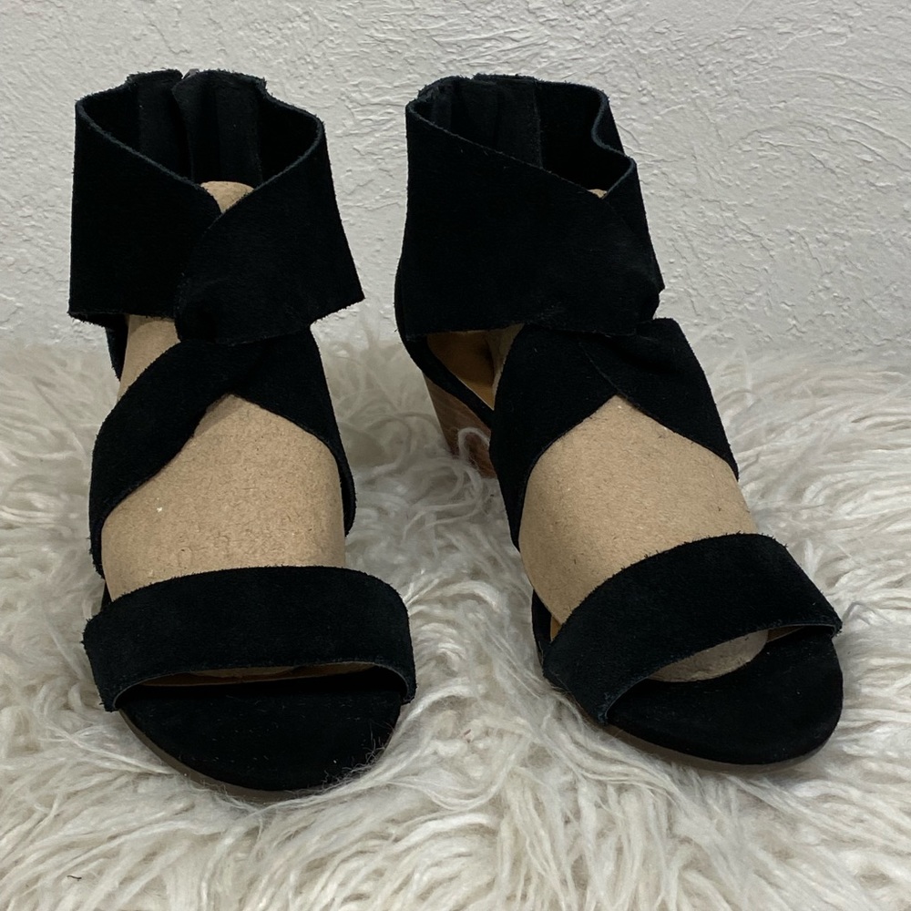 LUCKY BRAND - BLACK SUEDE ANKLE - BACK ZIP - CROSSOVER STRAP SANDALS / SHOES S6